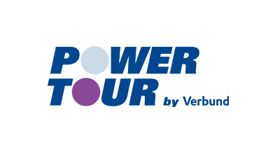 Das Logo der Powertour zeigt den Schriftzu auf blau. Beide Os sind farbige Kreise.